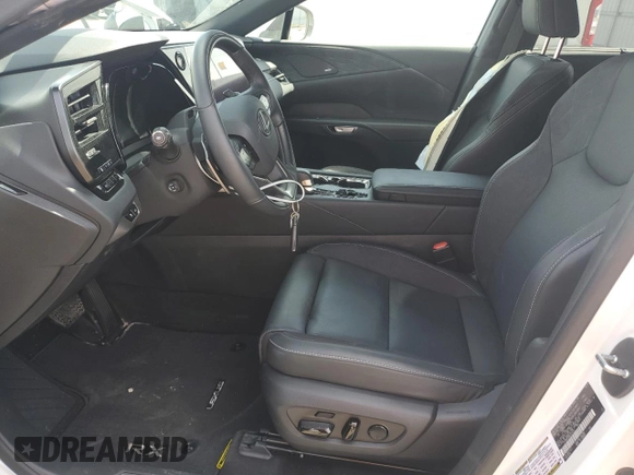 2024 Lexus RX 350h z VIN 2T2BBMCA9RC044401, wystawiony jako Copart lot #55768825 z przebiegiem 15 973 mil mil oraz Szkoda całkowita • Salvage title. Historia ofert i sprzedaży dostępna na DreamBid. Obrazek 7.