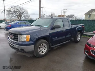 2011 GMC Sierra 1500 SLE with VIN 1GTR2VE37BZ158318, listed as a IAAI auction lot 42025013 with 209,094 mi miles. Bid and sale history available at carsss.com. Image 17.