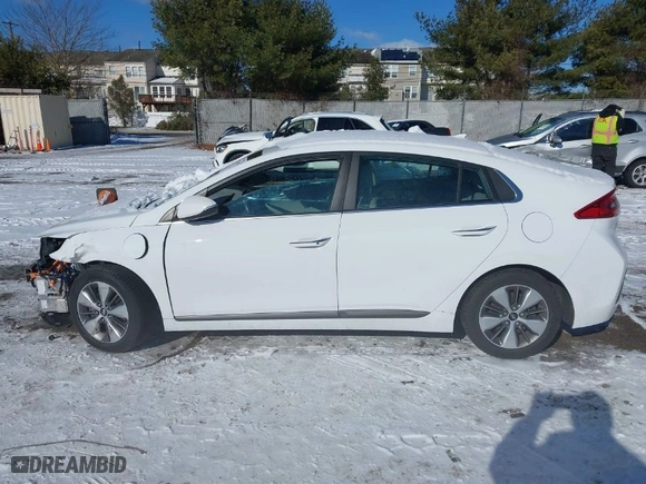 2019 Hyundai Ioniq Plug-In Hybrid Limited with VIN KMHC75LD9KU174113, listed as a IAAI auction lot 41276943 with NaN miles. Bid and sale history available at carsss.com. Image 14.