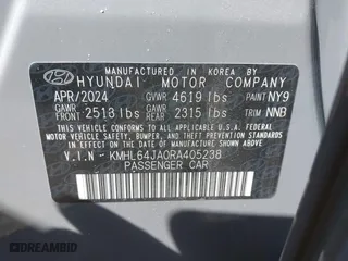 2024 Hyundai Sonata SEL with VIN KMHL64JA0RA405238, listed as a IAAI auction lot 41747121 with 8,778 mi miles. Bid and sale history available at carsss.com. Image 9.