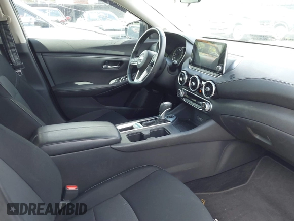 2020 Nissan Sentra SV with VIN 3N1AB8CV6LY215500, listed as a IAAI auction lot 41778106 with 24,981 mi miles and . Bid and sale history available at DreamBid. Image 5.