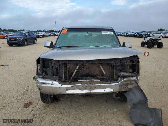 2002 GMC Sierra 1500 SLE with VIN 2GTEC19V821179767, listed as a Copart auction lot 70909254 with 0 mi miles and Salvage Title. Bid and sale history available at carsss.com. Image 5.