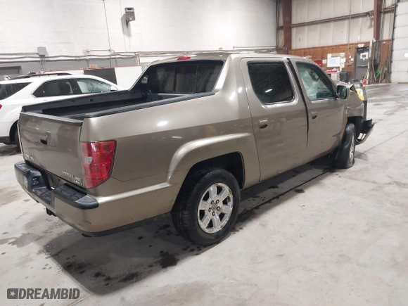 2011 Honda Ridgeline RTS with VIN 5FPYK1F4XBB008020, listed as a IAAI auction lot 41817310 with 227,803 mi miles. Bid and sale history available at carsss.com. Image 4.