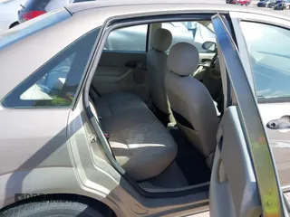 2005 Ford Focus S with VIN 1FAFP34N35W149316, listed as a IAAI auction lot 41699144 with 133,372 mi miles. Bid and sale history available at carsss.com. Image 8.