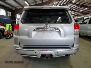 2010 Toyota 4Runner Trail z VIN JTEBU5JRXA5001972, wystawiony jako Copart lot #56277645 z przebiegiem 132 237 mil mil oraz Czysty tytuł • Clean title. Historia ofert i sprzedaży dostępna na DreamBid. Obrazek 6.