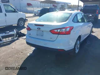 2013 Ford Focus SE with VIN 1FADP3F29DL178636, listed as a IAAI auction lot 40982395 with 1 mi miles. Bid and sale history available at carsss.com. Image 4.