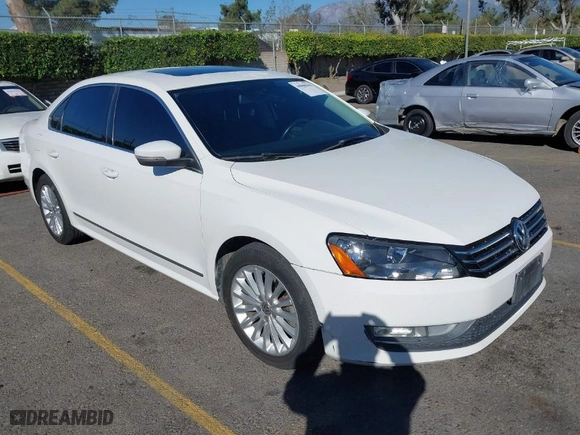2015 Volkswagen Passat 1.8T SE w/Sunroof & Nav with VIN 1VWBT7A3XFC075648, listed as a IAAI auction lot 40808040 with 189,620 mi miles. Bid and sale history available at carsss.com. Image 1.