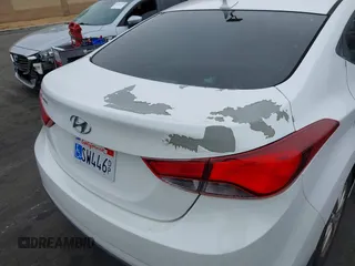 2015 Hyundai Elantra SE z VIN 5NPDH4AE1FH584383, wystawiony jako IAAI lot #42139657 z przebiegiem 141 309 mil mil oraz . Historia ofert i sprzedaży dostępna na DreamBid. Obrazek 6.