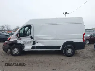 2019 Ram ProMaster Cargo with VIN 3C6TRVCG1KE526566, listed as a IAAI auction lot 41462260 with 192,275 mi miles and . Bid and sale history available at DreamBid. Image 14.