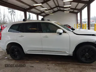 2018 Volvo XC90 Inscription with VIN YV4A22PL5J1388636, listed as a IAAI auction lot 41313782 with 59,859 mi miles. Bid and sale history available at carsss.com. Image 12.