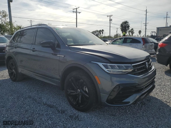 2023 Volkswagen Tiguan SE R-Line Black with VIN 3VVCB7AXXPM108825, listed as a Copart auction lot 88631795 with 17,126 mi miles and Salvage Title. Bid and sale history available at carsss.com. Image 4.