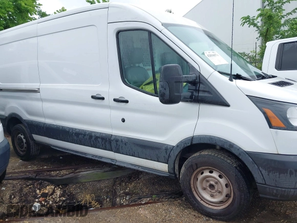 2018 Ford Transit with VIN 1FTBW2CM9JKA88280, listed as a IAAI auction lot 42036871 with 97,758 mi miles. Bid and sale history available at carsss.com. Image 13.