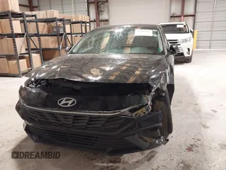 2024 Hyundai Elantra SE with VIN KMHLL4DG9RU832988, listed as a IAAI auction lot 42166112 with 9,676 mi miles and . Bid and sale history available at DreamBid. Image 6.