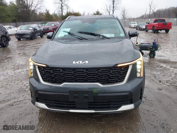 2024 Kia Sorento S with VIN 5XYRL4JC7RG279226, listed as a IAAI auction lot 41042218 with 13,840 mi miles. Bid and sale history available at carsss.com. Image 11.