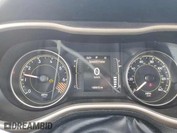 2014 Jeep Cherokee Altitude with VIN 1C4PJMCB5EW282205, listed as a Copart auction lot 53421125 with 185,915 mi miles and Clean Title. Bid and sale history available at carsss.com. Image 9.