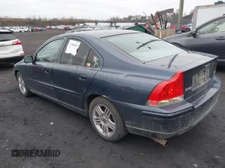 2007 Volvo S60 2.5L Turbo with VIN YV1RS592872640341, listed as a IAAI auction lot 41990029 with 117,957 mi miles. Bid and sale history available at carsss.com. Image 3.