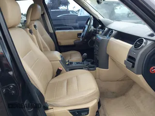 2006 Land Rover LR3 SE z VIN SALAE254X6A400611, wystawiony jako IAAI lot #42184061 z przebiegiem 161 517 mil mil oraz . Historia ofert i sprzedaży dostępna na DreamBid. Obrazek 5.