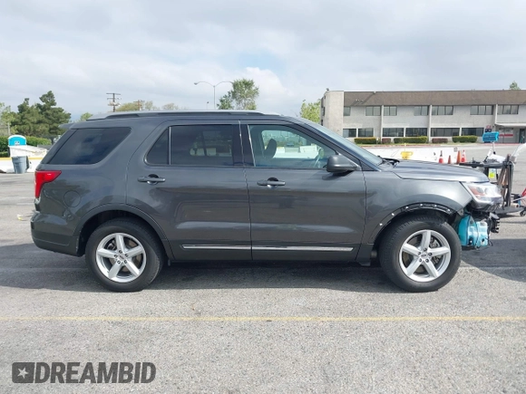 2018 Ford Explorer XLT z VIN 1FM5K7D82JGB56585, wystawiony jako IAAI lot #42129728 z przebiegiem 39 007 mil mil oraz . Historia ofert i sprzedaży dostępna na DreamBid. Obrazek 13.