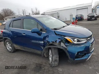 2019 Chevrolet Trax LT with VIN 3GNCJPSB8KL305731, listed as a IAAI auction lot 41953636 with 99,983 mi miles. Bid and sale history available at carsss.com. Image 6.
