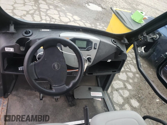 2017 Smart fortwo with VIN 5J5L726B1HA828317, listed as a Copart auction lot 81424134 with Not Provided miles and Clean Title. Bid and sale history available at DreamBid. Image 8.