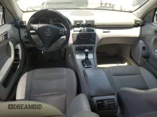 2005 Mercedes-Benz C 230 Kompressor с VIN WDBRF40J45F672944, выставлен на аукционе Copart как лот 57000985 с пробегом 194 056 миль миль и Чистый • Clean title. История ставок и продаж доступна на DreamBid. Изображение 8.