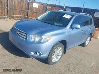 2008 Toyota Highlander Hybrid Limited with VIN JTEEW44A382002576, listed as a IAAI auction lot 41831706 with 211,978 mi miles. Bid and sale history available at carsss.com. Image 2.