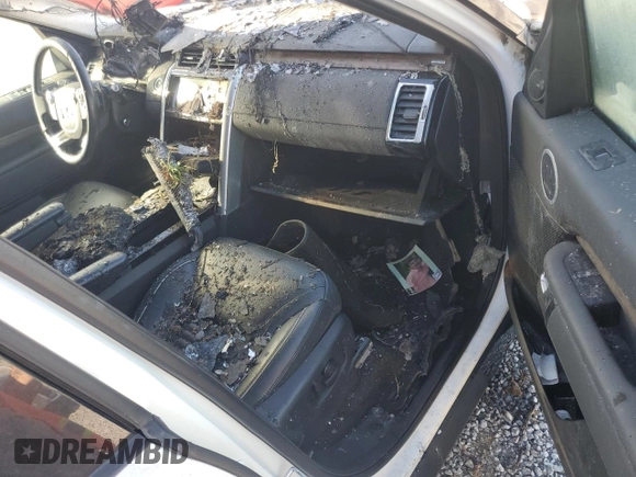 2017 Land Rover Discovery HSE with VIN SALRRBBV8HA010405, listed as a Copart auction lot 72507134 with Not Provided miles and Salvage Title. Bid and sale history available at carsss.com. Image 8.