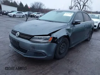 2013 Volkswagen Jetta SE with VIN 3VWDP7AJ8DM405519, listed as a IAAI auction lot 41177485 with 199,574 mi miles and . Bid and sale history available at DreamBid. Image 17.