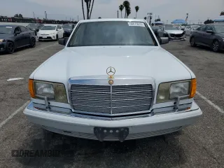 1990 Mercedes-Benz 560 z VIN WDBCA39E7LA505105, wystawiony jako Copart lot #58875015 z przebiegiem 88 261 mil mil oraz Szkoda całkowita • Salvage title. Historia ofert i sprzedaży dostępna na DreamBid. Obrazek 5.