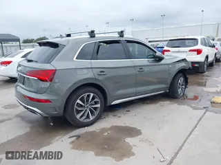2024 Audi Q5 S line Premium Plus with VIN WA1EAAFY3R2043314, listed as a IAAI auction lot 40712504 with 5,170 mi miles. Bid and sale history available at carsss.com. Image 4.
