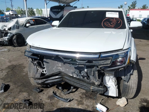 2024 Volkswagen Atlas SE with VIN 1V2LE2CA0RC249150, listed as a IAAI auction lot 41969218 with 7,291 mi miles and . Bid and sale history available at DreamBid. Image 13.