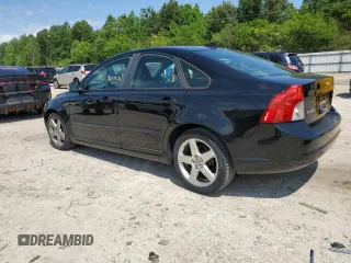 2008 Volvo S40 2.4L z VIN YV1MS382282365003, wystawiony jako Copart lot #55931845 z przebiegiem 225 785 mil mil oraz Czysty tytuł • Clean title. Historia ofert i sprzedaży dostępna na DreamBid. Obrazek 2.