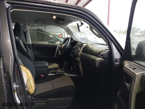 2018 Toyota 4Runner SR5 with VIN JTEZU5JR8J5170306, listed as a IAAI auction lot 41554154 with 63,030 mi miles. Bid and sale history available at carsss.com. Image 5.