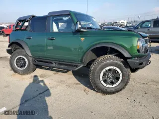 2024 Ford Bronco Badlands with VIN 1FMEE9BP7RLB04871, listed as a Copart auction lot 82610284 with 915 mi miles and Salvage Title. Bid and sale history available at carsss.com. Image 4.