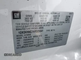2017 Chevrolet Suburban LT z VIN 1GNSKHKC7HR325641, wystawiony jako IAAI lot #42290768 z przebiegiem 91 802 mil mil oraz . Historia ofert i sprzedaży dostępna na DreamBid. Obrazek 9.