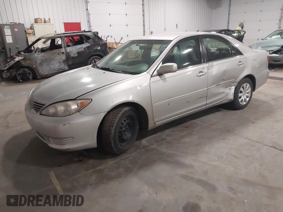 2006 Toyota Camry STD with VIN 4T1BE32K86U146203, listed as a IAAI auction lot 41848666 with 209,159 mi miles. Bid and sale history available at carsss.com. Image 2.