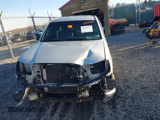 2006 Toyota Tacoma with VIN 5TEUU42N76Z213509, listed as a IAAI auction lot 41520977 with 186,804 mi miles. Bid and sale history available at carsss.com. Image 12.