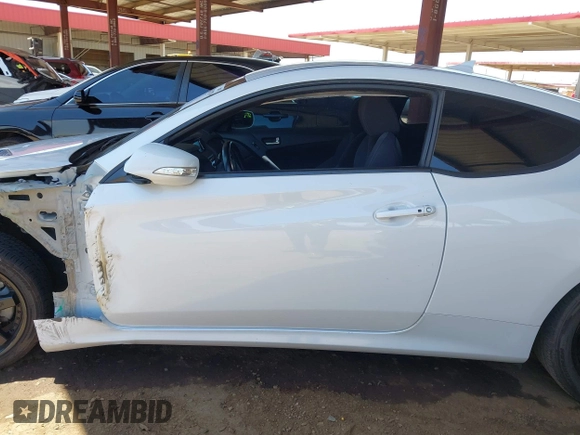 2016 Hyundai Genesis Coupe 3.8L Base with VIN KMHHT6KJ1GU131195, listed as a IAAI auction lot 42620870 with 69,792 mi miles and . Bid and sale history available at DreamBid. Image 14.