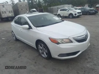 2015 Acura ILX with VIN 19VDE1F3XFE006066, listed as a IAAI auction lot 41578884 with 135,435 mi miles. Bid and sale history available at carsss.com. Image 1.