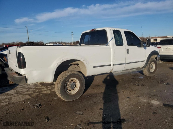 1999 Ford Super Duty F-250 XL with VIN 1FTNX21S8XEC58955, listed as a Copart auction lot 84917334 with 272,953 mi miles and Salvage Title. Bid and sale history available at carsss.com. Image 3.