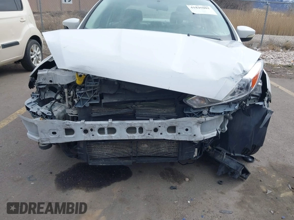 2016 Ford Focus SE with VIN 1FADP3F21GL365163, listed as a IAAI auction lot 41845002 with 187,070 mi miles. Bid and sale history available at carsss.com. Image 6.