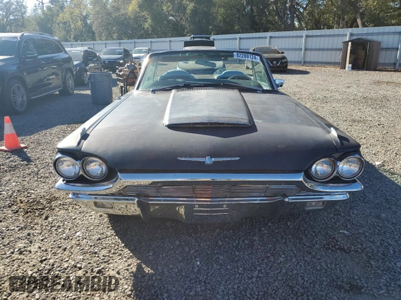 1965 Ford Thunderbird with VIN 5Y85Z115781, listed as a Copart auction lot 82289124 with 75,677 mi miles and Salvage Title. Bid and sale history available at DreamBid. Image 5.