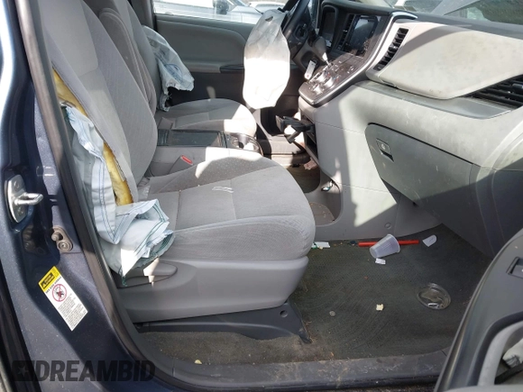 2016 Toyota Sienna LE AAS with VIN 5TDKK3DCXGS734130, listed as a IAAI auction lot 41519212 with 88,137 mi miles. Bid and sale history available at carsss.com. Image 5.