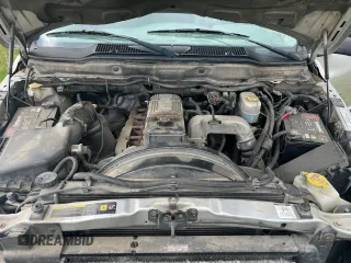 2006 Dodge 3500 SLT z VIN 3D7MX48C96G117668, wystawiony jako Copart lot #57986495 z przebiegiem 268 605 mil mil oraz Tytuł czysty. Historia ofert i sprzedaży dostępna na DreamBid. Obrazek 7.