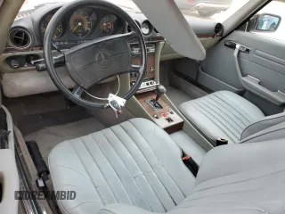 1986 Mercedes-Benz 560 SL with VIN WDBBA48D8GA054377, listed as a Copart auction lot 45391915 with 98,728 mi miles and Salvage Title. Bid and sale history available at DreamBid. Image 8.