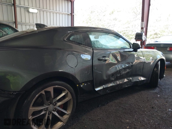 2017 Chevrolet Camaro 2SS с VIN 1G1FH1R70H0163647, выставлен на аукционе IAAI как лот 42172820 с пробегом 86 730 миль миль и . История ставок и продаж доступна на DreamBid. Изображение 6.