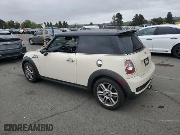 2011 MINI Hardtop S z VIN WMWSV3C59BTY15847, wystawiony jako Copart lot #55904795 z przebiegiem 114 146 mil mil oraz Szkoda całkowita • Salvage title. Historia ofert i sprzedaży dostępna na DreamBid. Obrazek 2.