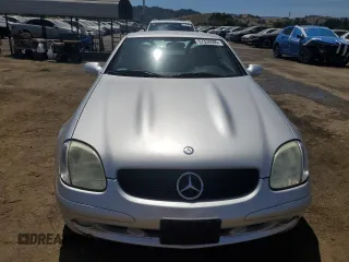 2004 Mercedes-Benz SLK 230/320 z VIN WDBKK65F54F299652, wystawiony jako Copart lot #57336085 z przebiegiem 98 452 mil mil oraz Szkody całkowita. Historia ofert i sprzedaży dostępna na DreamBid. Obrazek 5.