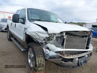 2006 Ford F-250 XL z VIN 1FTSW21Y06EC79422, wystawiony jako IAAI lot #41938490 z przebiegiem 172 623 mil mil oraz . Historia ofert i sprzedaży dostępna na DreamBid. Obrazek 1.