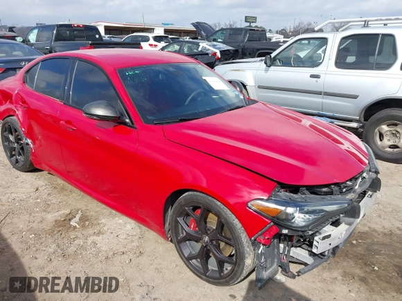 2020 Alfa Romeo Giulia z VIN ZARFAMAN3L7625180, wystawiony jako IAAI lot #41517401 z przebiegiem 43 010 mil mil oraz . Historia ofert i sprzedaży dostępna na DreamBid. Obrazek 1.